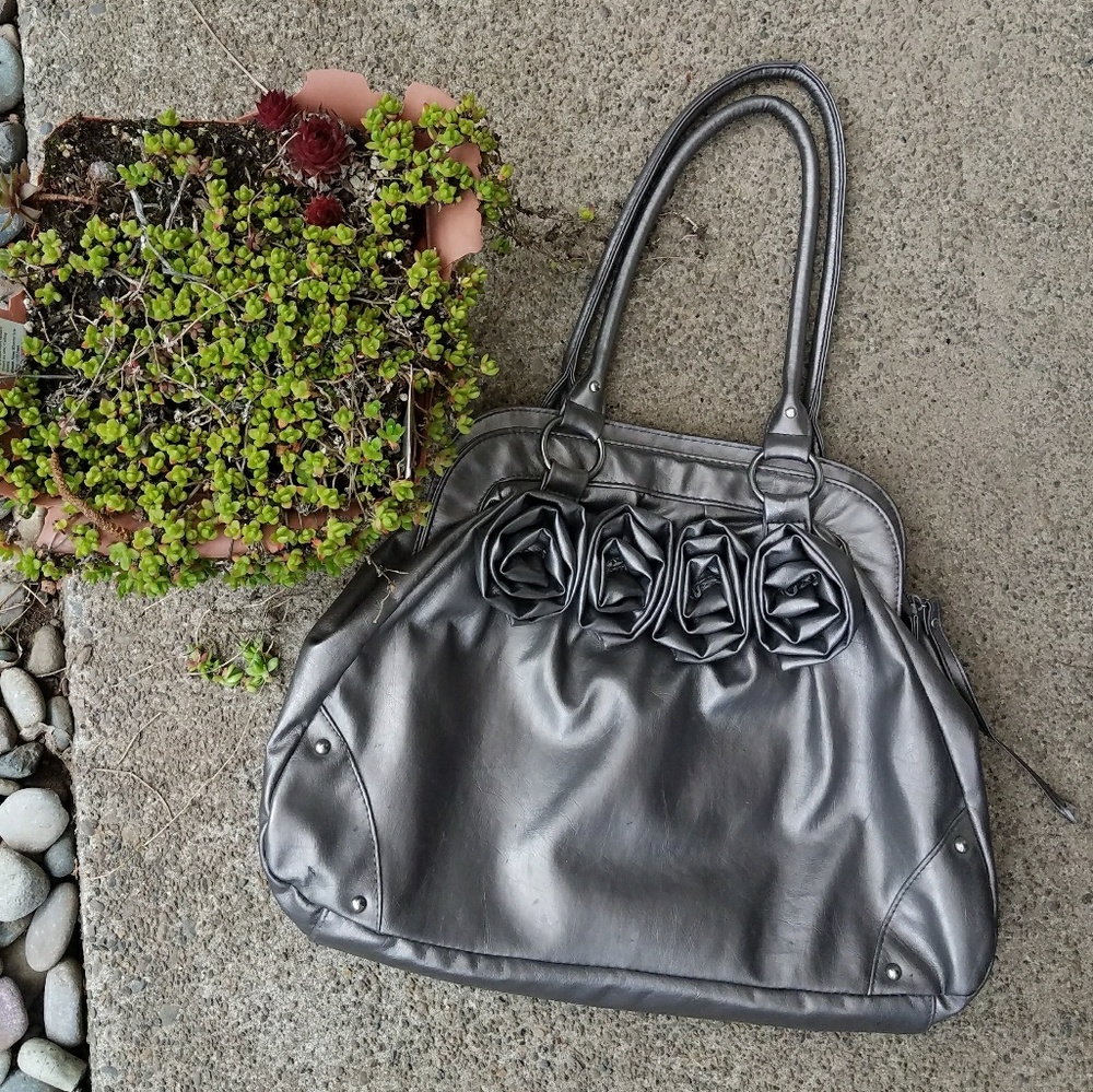 Silver flower detailed purse